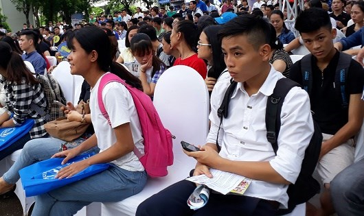 Sư phạm &ldquo;rớt&rdquo; gi&aacute; hay h&igrave;nh ảnh về người thầy đ&atilde; kh&aacute;c? (Ảnh minh họa)