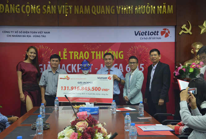 B&agrave; H. tại Vũng T&agrave;u đ&atilde; nhận 131 tỷ đồng từ Vietlott.