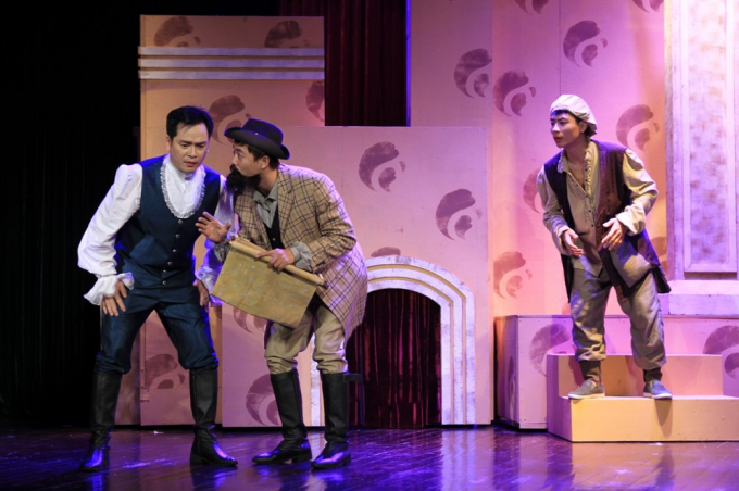 &nbsp;Vở h&agrave;i kịch &ldquo;L&atilde;o h&agrave; tiện&rdquo; đầu tư kỹ lưỡng về trang phục