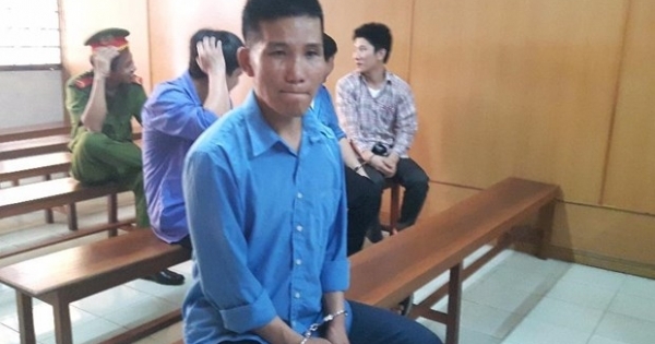 Đại ca giang hồ gọi đàn em chém nhân viên nhà nghỉ