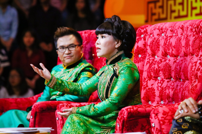 Việt Hương, Ph&uacute; Qu&yacute; tranh nhau t&agrave;i trợ Chuồn Chuồn Giấy v&agrave;o chung kết