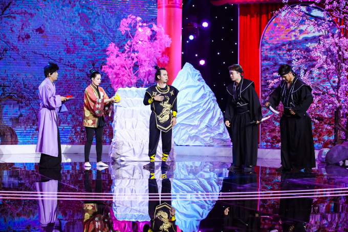 Việt Hương, Ph&uacute; Qu&yacute; tranh nhau t&agrave;i trợ Chuồn Chuồn Giấy v&agrave;o chung kết