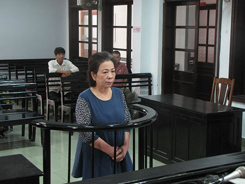 Bị c&aacute;o Nguyễn Thị Ngần tại phi&ecirc;n t&ograve;a.