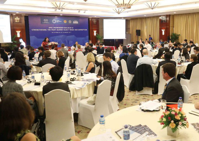 Nh&oacute;m c&ocirc;ng t&aacute;c về chống tham nhũng v&agrave; minh bạch h&oacute;a họp b&agrave;n về chống tham nhũng v&agrave; bu&ocirc;n lậu (ảnh: BTC)