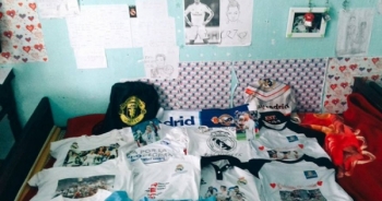 Bộ sưu tập ấn tượng của nữ sinh 9x mê bóng đá