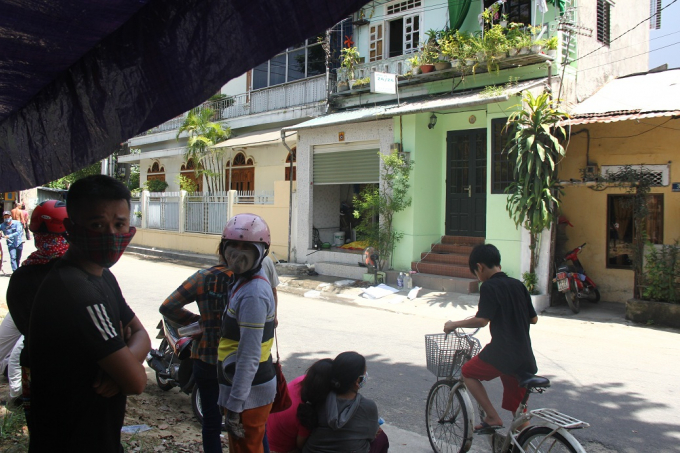 Thi thể anh T. đ&atilde; ph&acirc;n hủy v&agrave; bốc m&ugrave;i h&ocirc;i nặng.