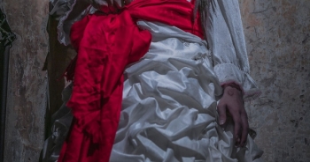 Bộ ảnh búp bê kinh dị Annabelle phiên bản Việt khiến người xem rợn gáy