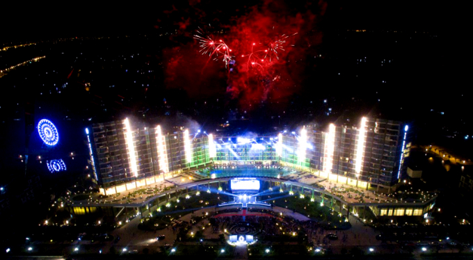 Đ&acirc;y l&agrave; cơ hội để mọi người được tận mắt chi&ecirc;m ngưỡng kiến tr&uacute;c ấn tượng của hạng mục kh&aacute;ch sạn mới thuộc FLC Sầm Sơn.