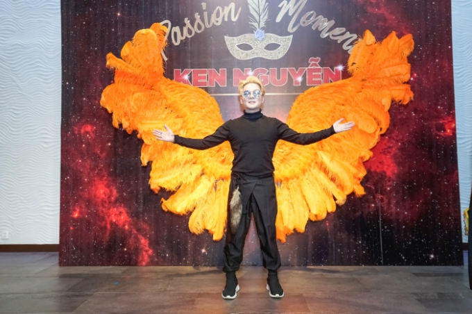 Ca sĩ Vũ H&agrave;.