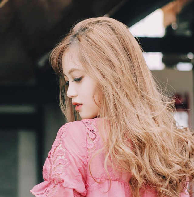 Nữ sinh H&agrave;ng kh&ocirc;ng xinh xắn đến từ L&agrave;o Cai