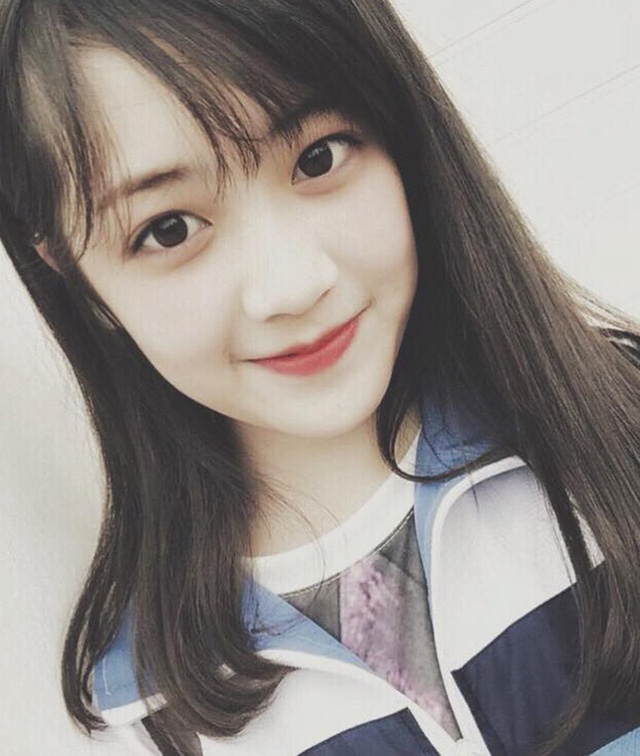 N&eacute;t đẹp của Kh&aacute;nh Linh vẫn c&ograve;n mang vẻ bầu bĩnh trẻ thơ