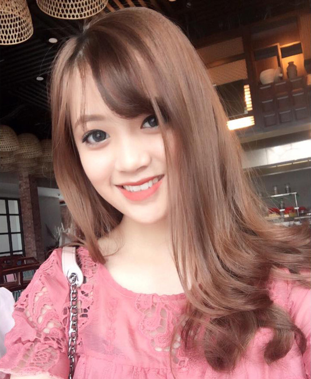 Nhưng kh&ocirc;ng v&igrave; thế m&agrave; c&ocirc; bớt đi sự cuốn h&uacute;t, nhất l&agrave; khi trang điểm.