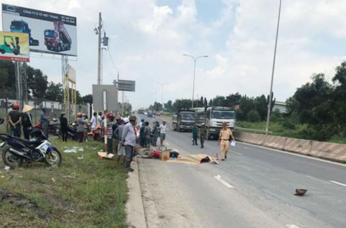 Hiện trường vu tai nạn giao th&ocirc;ng thương t&acirc;m.