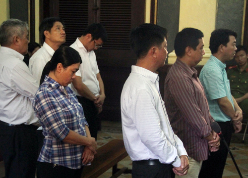 C&aacute;c bị c&aacute;o tại t&ograve;a. Ảnh:&nbsp;Hải Duy&ecirc;n.