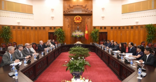 Thủ tướng tiếp Bộ trưởng Y tế và Phúc lợi con người Hoa Kỳ