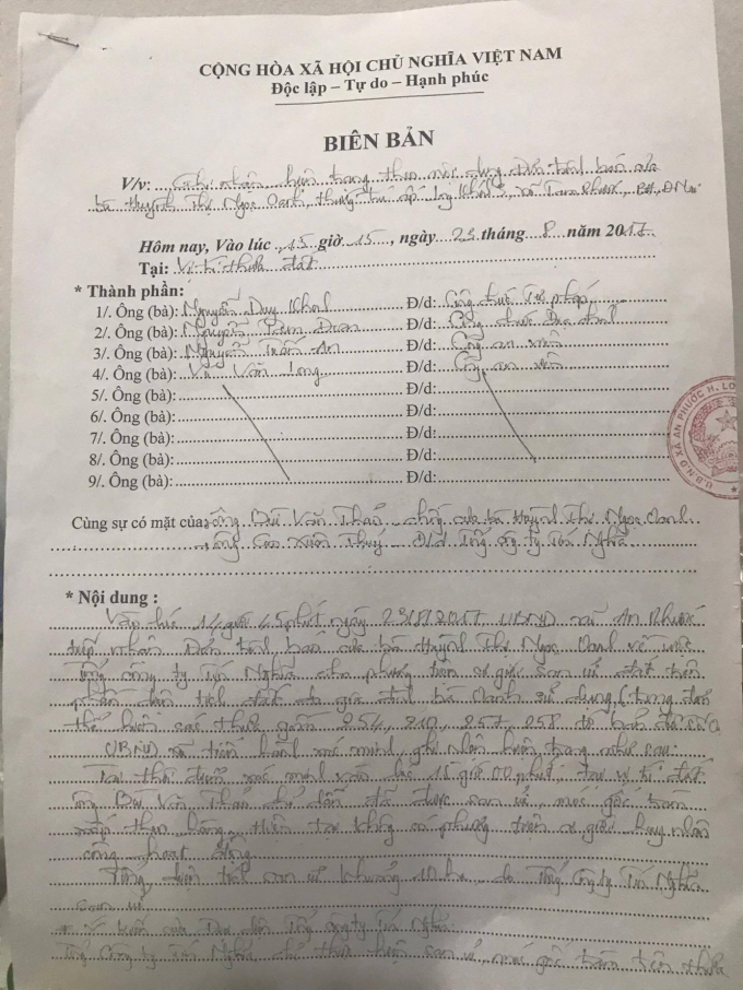 Bi&ecirc;n bản ghi nhận việc C&ocirc;ng ty T&iacute;n Nghĩa tiến h&agrave;nh san ủi gốc c&acirc;y tr&agrave;m tr&ecirc;n đất b&agrave; Oanh đ&atilde; được giao.
