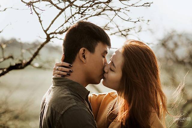 Tr&ecirc;n trang c&aacute; nh&acirc;n của m&igrave;nh, Nho To&agrave;n đ&atilde; kh&ocirc;ng ngần ngại d&agrave;nh cho Hồng Phượng những lời &ldquo;c&oacute; c&aacute;nh&rdquo;: &ldquo; T&ocirc;i kh&ocirc;ng t&aacute;n tỉnh em, hay em cũng kh&ocirc;ng t&aacute;n tỉnh t&ocirc;i. Đơn giản v&igrave; em qu&aacute; hiểu t&ocirc;i, v&agrave; t&ocirc;i qu&aacute; hiểu em. T&ocirc;i biết mọi thứ ở em, t&iacute;nh c&aacute;ch, những thăng trầm trong cuộc sống của em. Bởi v&igrave; ch&uacute;ng t&ocirc;i đ&atilde; từng l&agrave; tri kỉ. Ch&uacute;ng t&ocirc;i nu&ocirc;i dưỡng t&igrave;nh cảm n&agrave;y suốt 10 năm. Chưa một lần d&aacute;m nghĩ rằng c&oacute; thể ở b&ecirc;n nhau. V&igrave; sợ, sợ đ&aacute;nh mất 10 năm đ&oacute;&rdquo;.