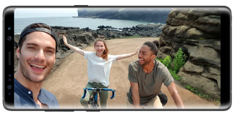 Một t&iacute;nh năng th&uacute; vị kh&aacute;c l&agrave; chế độ chụp ảnh k&eacute;p Dual Capture, cả hai m&aacute;y ảnh sau sẽ chụp đồng thời v&agrave; cho ph&eacute;p lưu cả hai bức ảnh; một bức chụp cận cảnh từ ống k&iacute;nh tele v&agrave; một bức chụp g&oacute;c rộng cho thấy to&agrave;n bộ khung cảnh nền.