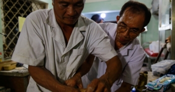 Đem chân tặng khắp thế gian