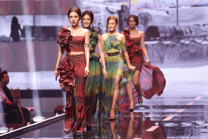 Chung kết The Face 2017: T&uacute; Hảo học tr&ograve; Lan Khu&ecirc; đăng quang ng&ocirc;i vị Qu&aacute;n qu&acirc;n Gương Mặt Thương Hiệu m&ugrave;a 2