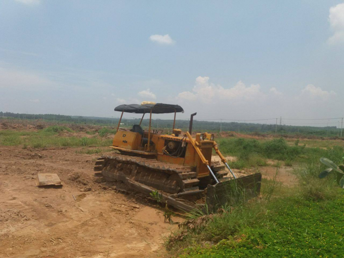 &nbsp;Khu đất đang khiếu nại nhưng C&ocirc;ng ty T&iacute;n Nghĩa vẫn thực hiện san ủi để l&agrave;m dự &aacute;n.