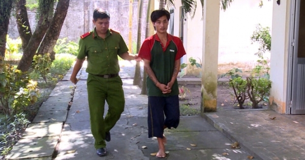 Mất mạng vì trêu đùa nốt ruồi ở chỗ kín