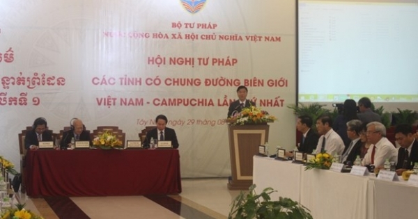Khai mạc Hội nghị Tư pháp các tỉnh có chung đường biên giới Việt Nam - Campuchia lần thứ nhất