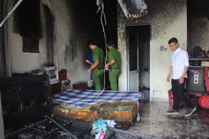 Hiện trường vụ hỏa hoạn tại kh&aacute;ch sạn T.P. (Ảnh: N.H).