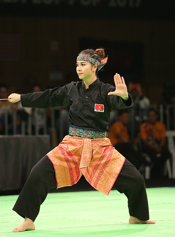 Cận cảnh nhan sắc của hoa kh&ocirc;i Pencak Silat Việt Nam