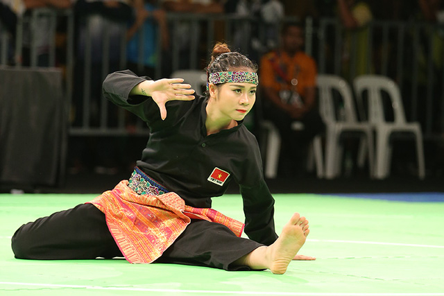 Cận cảnh nhan sắc của hoa kh&ocirc;i Pencak Silat Việt Nam