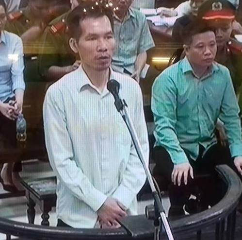 Bị c&aacute;o Ho&agrave;ng Giang trước v&agrave;nh m&oacute;ng ngựa trong phi&ecirc;n t&ograve;a.