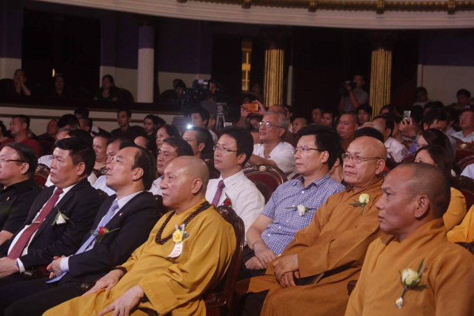 Linh thi&ecirc;ng với nghi thức