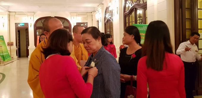 B&agrave; H&agrave; Thị Khiết, nguy&ecirc;n B&iacute; thư Trung ương Đảng, nguy&ecirc;n Trưởng ban d&acirc;n vận Trung ương tham dự chương tr&igrave;nh.