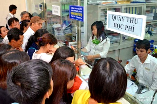 Kh&ocirc;ng để xảy ra việc lạm thu v&agrave; dạy th&ecirc;m kh&ocirc;ng đ&uacute;ng quy định-Ảnh minh họa