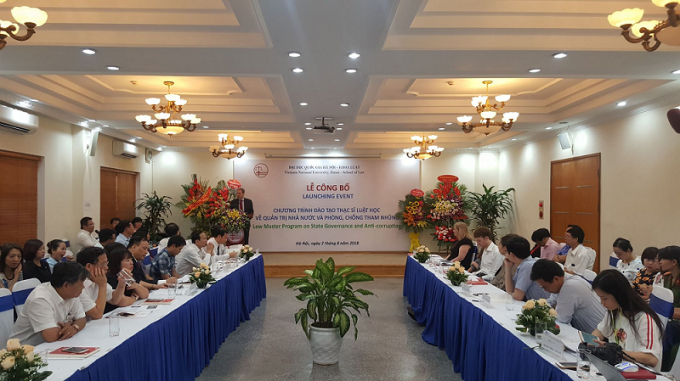 Lễ c&ocirc;ng bố chương tr&igrave;nh đ&agrave;o tạo Thạc sĩ Luật học về Quản trị Nh&agrave; nước v&agrave; Ph&ograve;ng chống tham nhũng tại ĐHQG H&agrave; Nội.