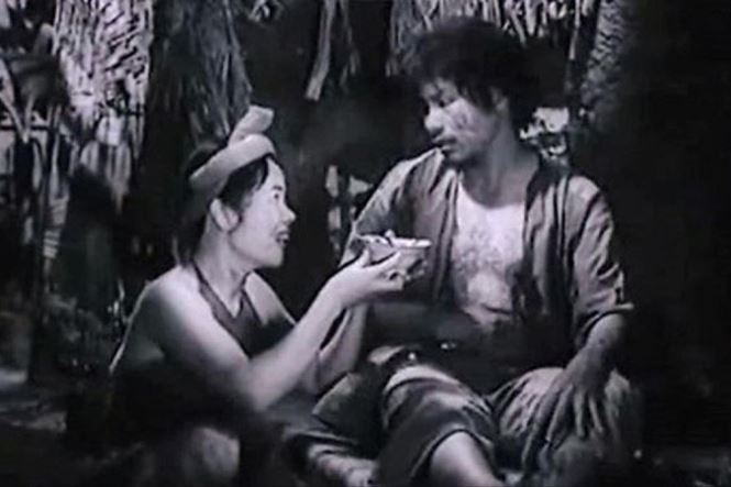 NSƯT B&ugrave;i Cường nổi tiếng với Ch&iacute; Ph&egrave;o trong &ldquo;L&agrave;ng Vũ &ETH;ại ng&agrave;y ấy&rdquo;.