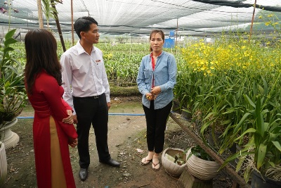 Agribank s&aacute;t c&aacute;nh c&ugrave;ng người d&acirc;n trong ph&aacute;t triển sản xuất&nbsp;