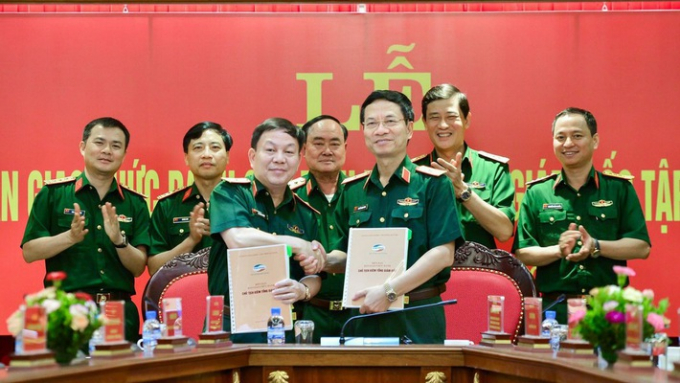 Lễ b&agrave;n giao l&atilde;nh đạo giữa Thiếu tướng Nguyễn Mạnh H&ugrave;ng cho Thiếu tướng L&ecirc; Đăng Dũng ng&agrave;y 3/8.