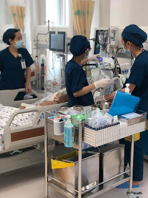 Bệnh nhi Y. đang được c&aacute;c b&aacute;c sĩ&nbsp;Bệnh Viện Nhi Đồng Th&agrave;nh Phố HCM t&iacute;ch cực điều trị v&agrave; theo d&otilde;i s&aacute;t.