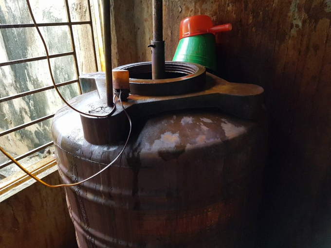 Cư d&acirc;n cho rằng, việc cung cấp nước sinh hoạt cho cư d&acirc;n khu đ&ocirc; thị T&acirc;n T&acirc;y Đ&ocirc; thời gian qua kh&ocirc;ng đảm bảo ti&ecirc;u chuẩn chất lượng theo quy định.