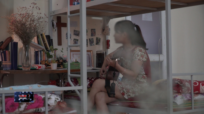 Người phụ nữ th&iacute;ch ở t&ugrave; hơn ở nh&agrave; g&acirc;y sốt tr&ecirc;n truyền h&igrave;nh