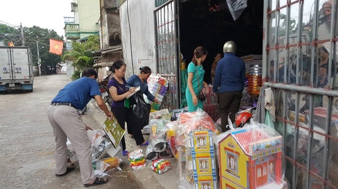 Thời gian n&agrave;y, l&agrave;ng Ph&uacute;c An lu&ocirc;n tấp nập kẻ mua người b&aacute;n.