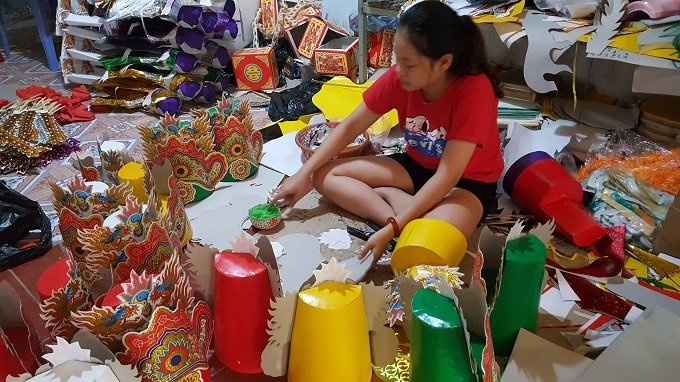 Những đứa trẻ từ 6 tuổi trở l&ecirc;n đ&atilde; c&oacute; thể kiếm tiền từ c&ocirc;ng việc l&agrave;m v&agrave;ng m&atilde;.