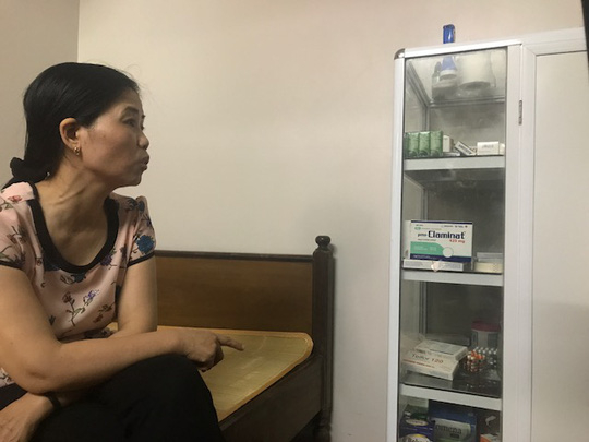 B&agrave; Ho&agrave;ng Thị Hiền bị truy tố&nbsp;7-15 năm t&ugrave; v&igrave; l&agrave;m&nbsp;103 trẻ s&ugrave;i m&agrave;o g&agrave;. (Ảnh: b&aacute;o Người lao động)