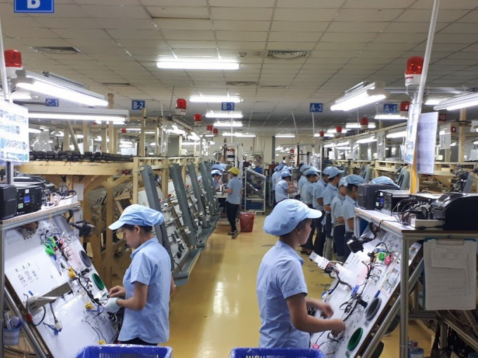 Văn bản tr&aacute;i luật chủ yếu trong lĩnh vực kinh tế, ảnh hưởng m&ocirc;i trường đầu tư. Ảnh: L.Bằng