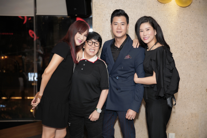 Quang Dũng x&uacute;c động khi con trai h&aacute;t mừng sinh nhật bố