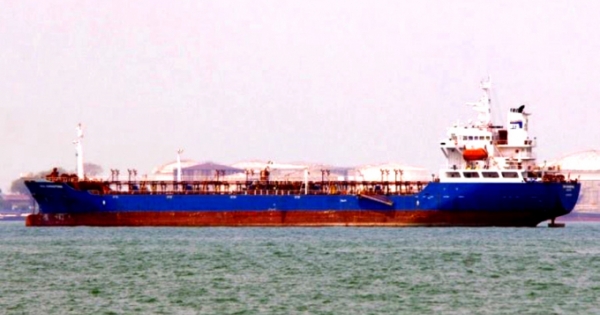 Truy tố đường dây buôn lậu xăng dầu 2.000 tỷ có hải quan tiếp tay