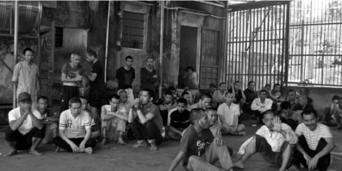 Gần 100 người t&acirc;m thần được vợ chồng chị Hạc cưu mang.