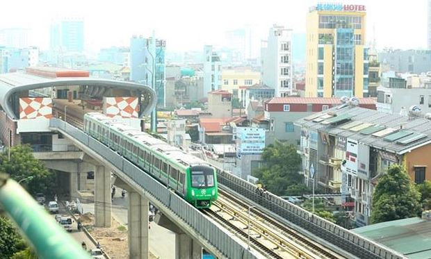 Chạy thử nghiệm t&agrave;u đường sắt tr&ecirc;n cao tại H&agrave; Nội