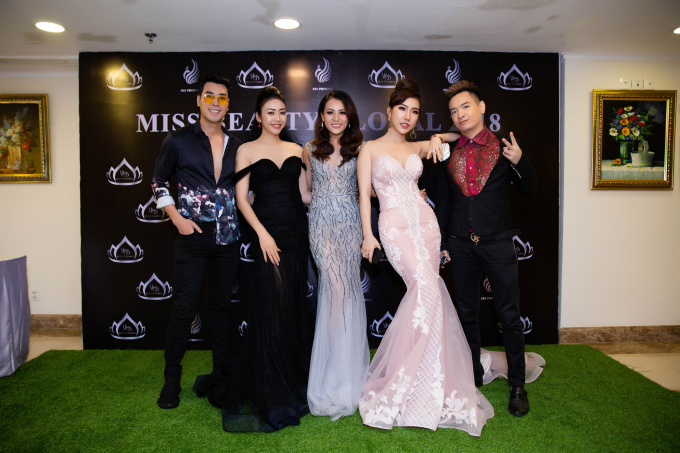 Nh&agrave; t&agrave;i trợ trang phục Nhật Phượng c&ugrave;ng với ban tổ chức Miss Beauty Global 2018